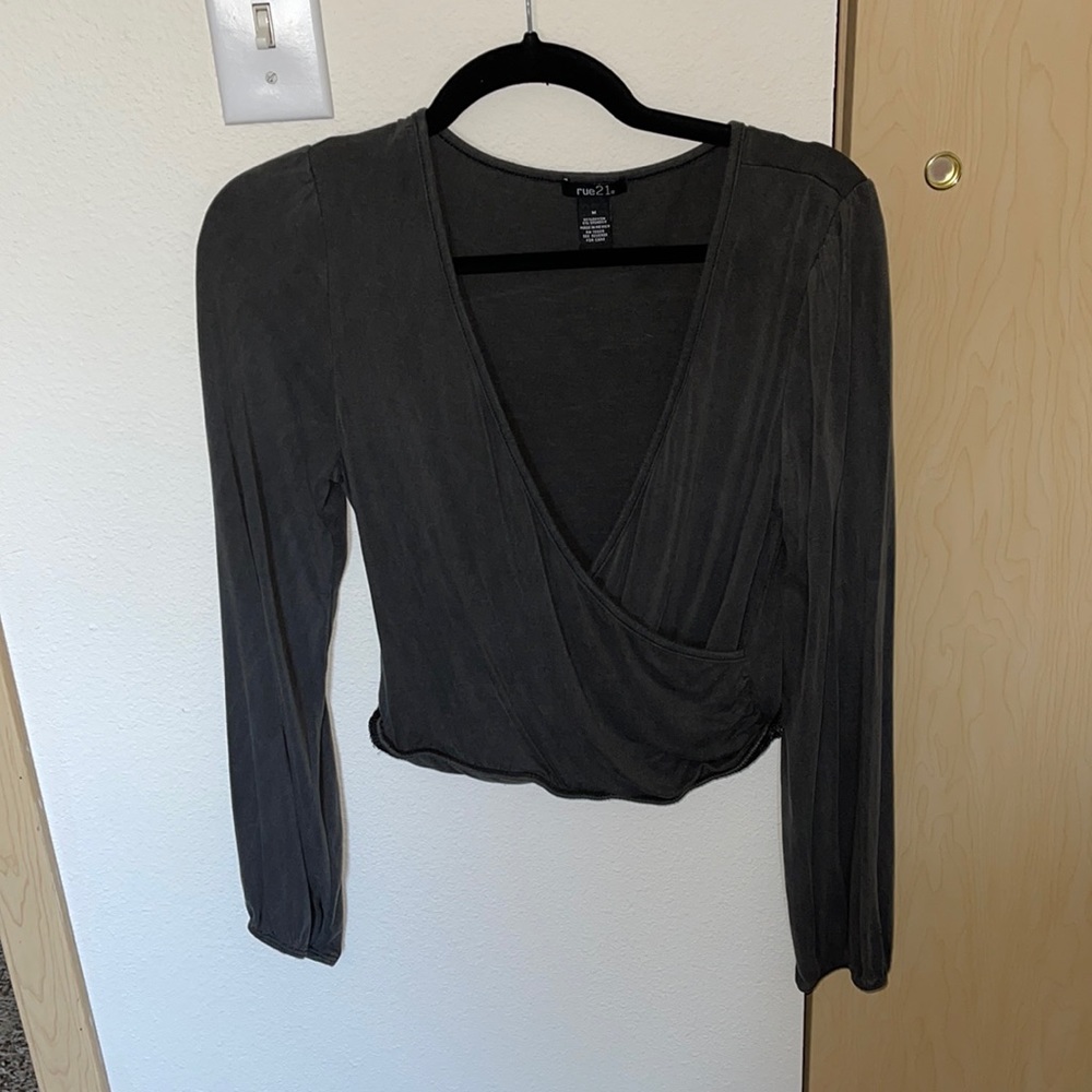 Rue 21 cross top